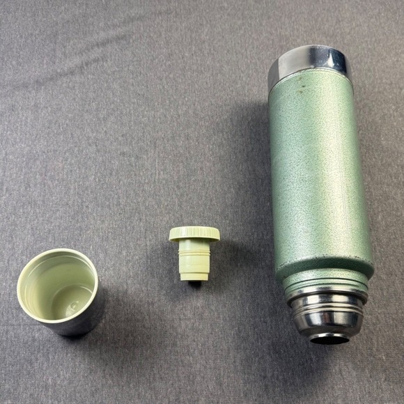 Aladdin Stanley Other - Vintage Aladdin Stanley No. A-944C Quart Thermos Bottle with Cup Stopper‎ Green
